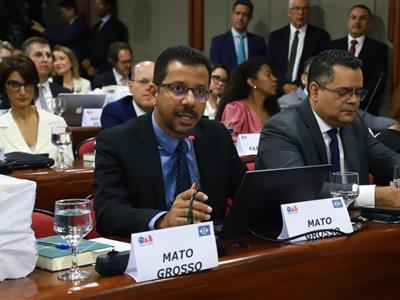 Foto da Notícia: Repúdio da OAB-MT à Resolução do CNJ que propõe julgamento eletrônico como regra e sustentação oral gravada é lido no Conselho Pleno da OAB Nacional